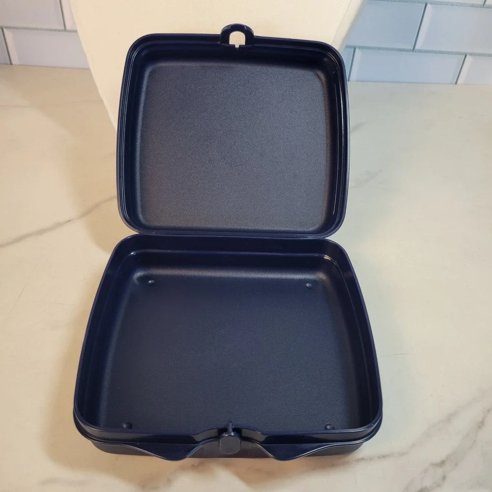 Vera Bradley Tupperware Sunflower Sandwich Keeper Navy Blue Floral Lunch 6in